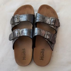 Mudd sandals